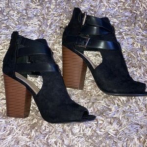 Shoe Dazzle Shoe - Tanna